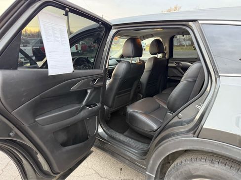 Used 2019 MAZDA CX-9 Touring w/ Touring Premium Package image 17