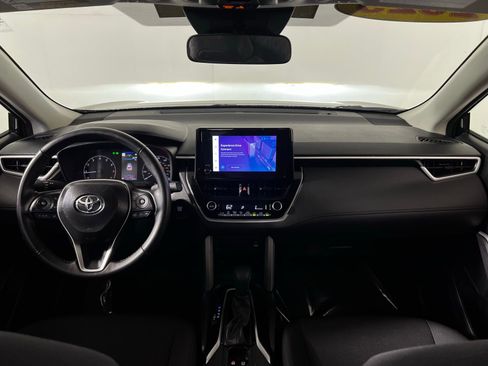 Certified 2025 Toyota Corolla Cross LE image 22