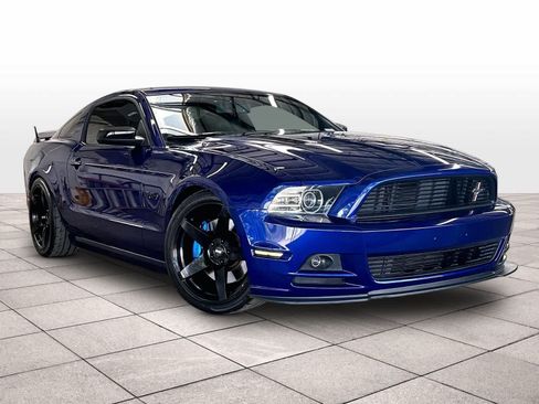 Used 2013 Ford Mustang GT Premium w/ Electronics Pkg RWD image 3