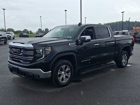 Used 2024 GMC Sierra 1500 SLT AWD/4WD image 9