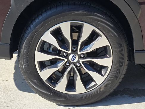 Certified 2025 Subaru Outback Limited XT AWD/4WD image 8