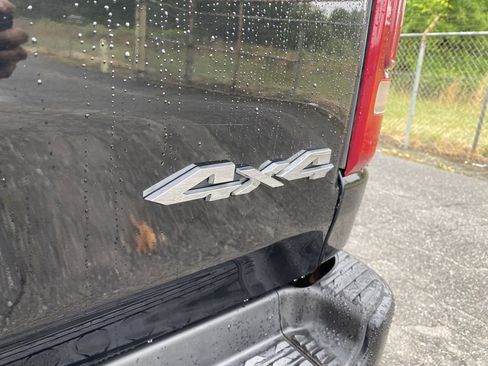 Used 2021 RAM 1500 Limited w/ Body Color Bumper Group image 20