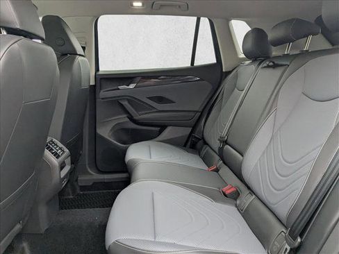 New 2026 Volkswagen Tiguan SE image 16