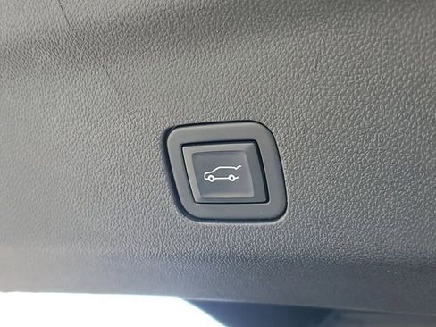 Certified 2021 Chevrolet Suburban Premier AWD/4WD image 8