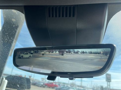 Used 2024 GMC Yukon XL Denali w/ Advanced Technology Package image 26