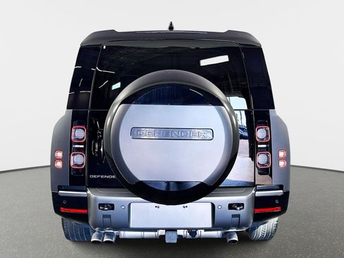 Used 2025 Land Rover Defender 130 V8 image 6