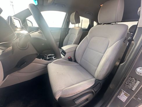 Used 2019 Hyundai Tucson SE image 11
