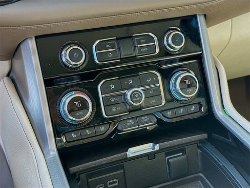 Used 2022 GMC Yukon Denali image 18