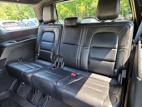 Used 2019 Lincoln Navigator Reserve AWD/4WD image 13