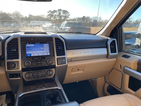 Used 2019 Ford F250 Lariat w/ Chrome Package image 25