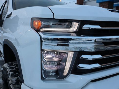 Used 2021 Chevrolet Silverado 2500 High Country w/ Technology Package image 5