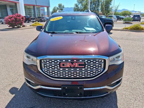 Used 2017 GMC Acadia Denali w/ Technology Package FWD image 8