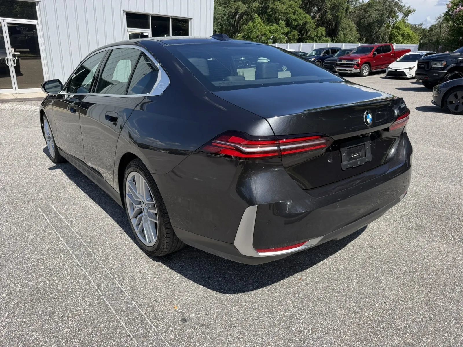 Used 2025 BMW 530i RWD image 9