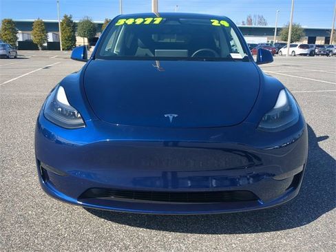 Used 2024 Tesla Model Y Long Range image 9
