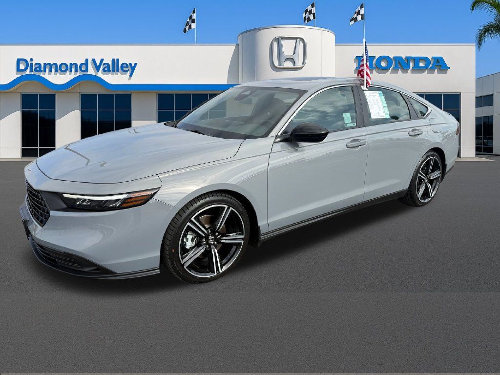 Used 2024 Honda Accord Sport image 3