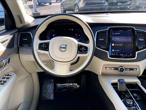Certified 2024 Volvo XC90 B6 Plus image 5