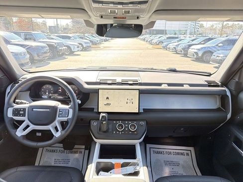 Used 2025 Land Rover Defender 110 S image 18