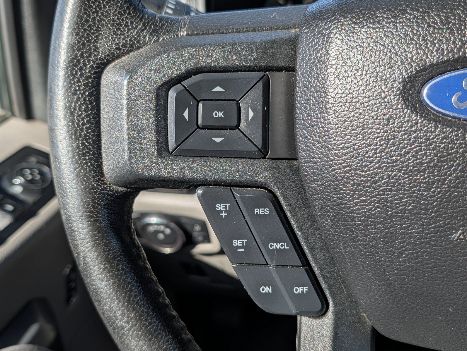 Used 2015 Ford F150 XLT w/ Equipment Group 302A Luxury AWD/4WD image 24