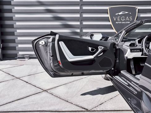Used 2024 Lamborghini Huracan EVO AWD/4WD image 33