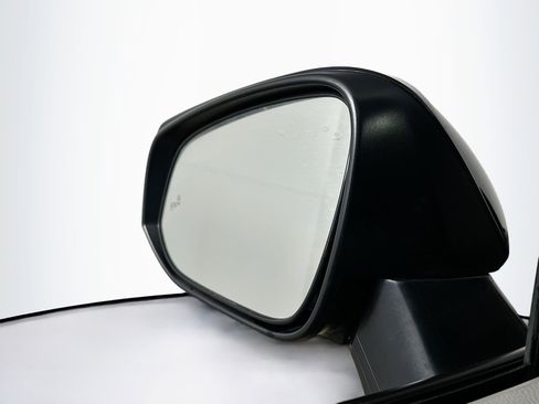 Used 2022 Toyota RAV4 XLE Premium image 16