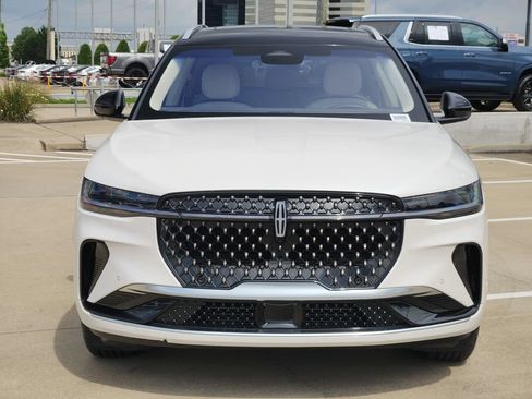 Used 2024 Lincoln Nautilus Black Label AWD/4WD image 2