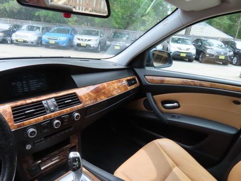 Used 2010 BMW 528i Sedan RWD image 19