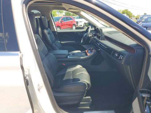 Certified 2023 Lincoln Aviator Grand Touring w/ Equipment Group 301A AWD/4WD image 9