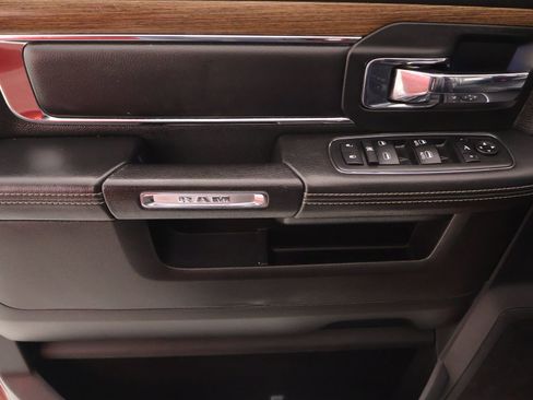 Used 2018 RAM 2500 Laramie w/ Convenience Group image 16