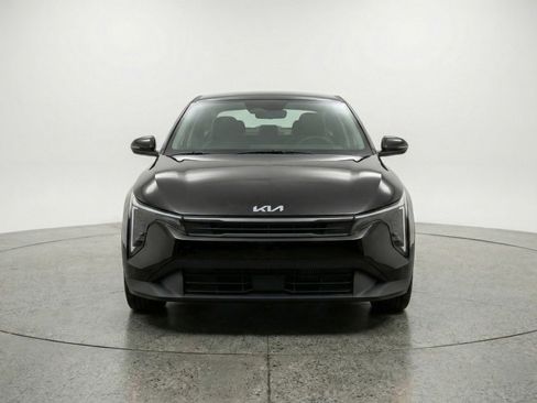 Used 2025 Kia K4 LXS image 2