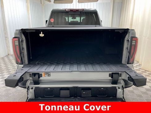 Used 2024 GMC Sierra 2500 AT4X image 19