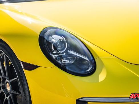 Used 2018 Porsche 911 Carrera T image 40