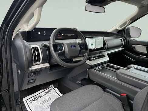 Used 2025 Ford Expedition Max Active AWD/4WD image 22