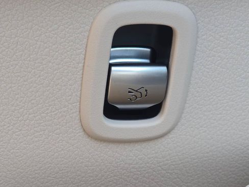 New 2026 Mercedes-Benz C 300 4MATIC Sedan image 32