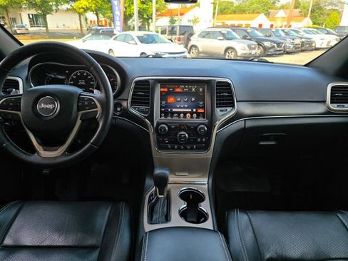 Used 2016 Jeep Grand Cherokee Limited w/ Luxury Group II AWD/4WD image 3