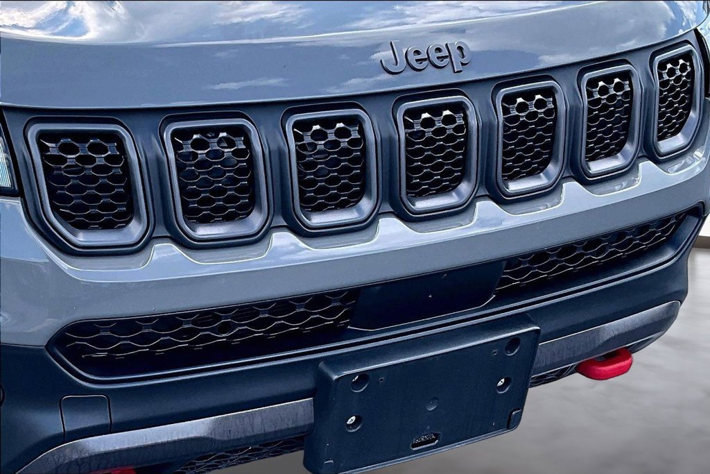 Used 2023 Jeep Compass Trailhawk AWD/4WD image 28