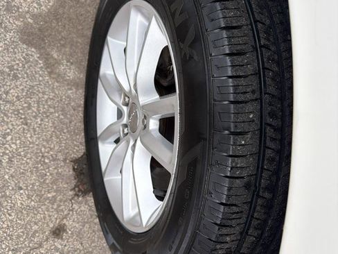 Used 2015 Dodge Journey SXT w/ Flexible Seating Group image 5