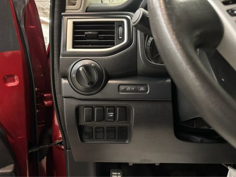 Used 2017 Nissan Titan S AWD/4WD image 16