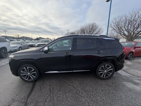 Used 2020 GMC Terrain Denali w/ Denali Premium Package image 2