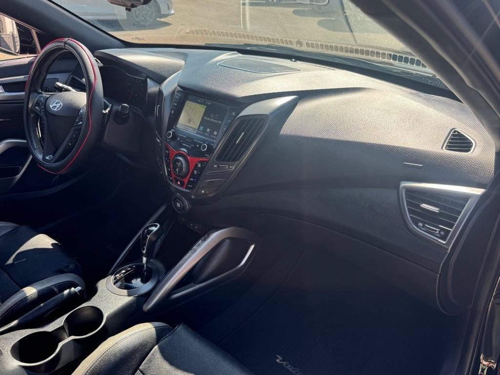 Used 2016 Hyundai Veloster Turbo w/ Option Group 04 FWD image 12