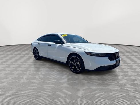 Used 2024 Honda Accord Sport image 2