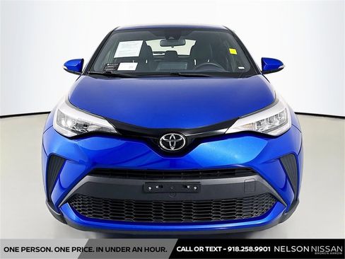 Used 2020 Toyota C-HR XLE image 2