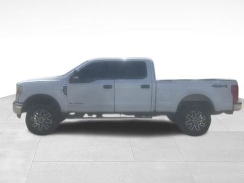 Used 2017 Ford F250 XLT AWD/4WD image 2