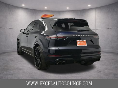 Used 2021 Porsche Cayenne Turbo w/ Premium Package Plus AWD/4WD image 5