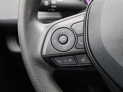 Used 2025 Toyota RAV4 XLE image 20