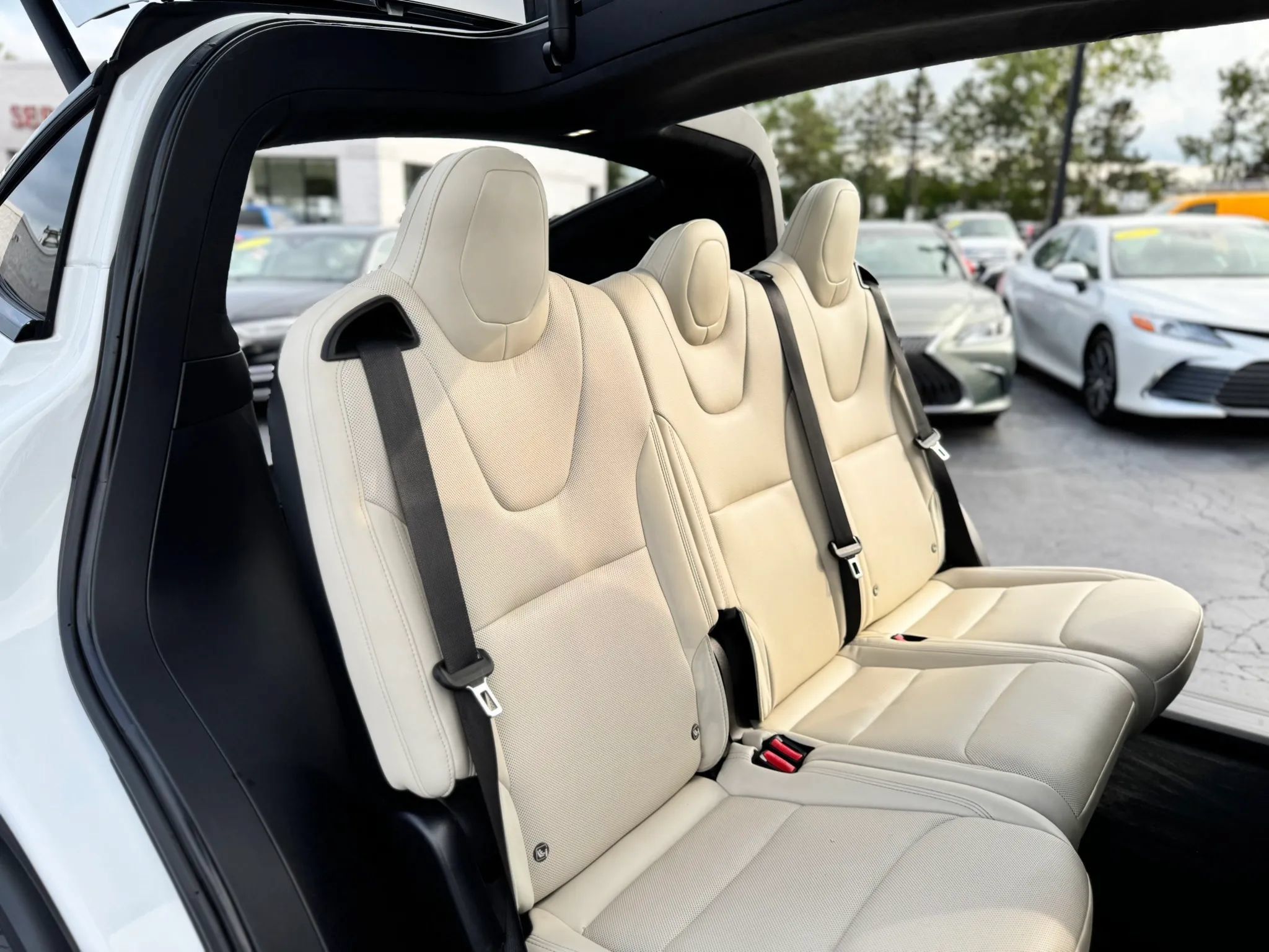 Used 2022 Tesla Model X AWD/4WD image 16