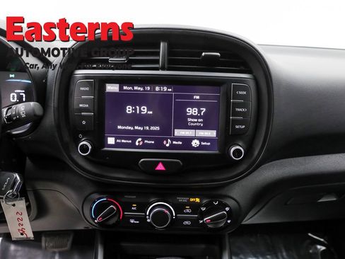 Used 2024 Kia Soul LX w/ Option Group 015 image 12