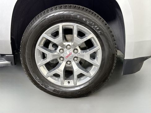 Used 2019 GMC Yukon SLE w/ SLE Value Package image 31