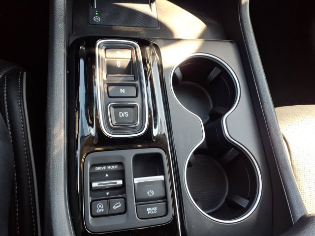 Used 2024 Honda Pilot Elite image 16