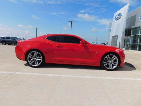 Used 2018 Chevrolet Camaro LT w/ RS Package image 5