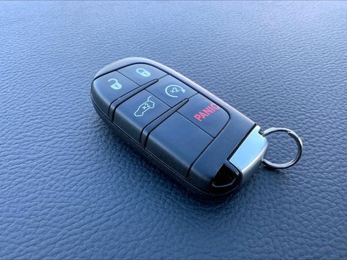 Used 2021 Jeep Grand Cherokee Laredo X image 14